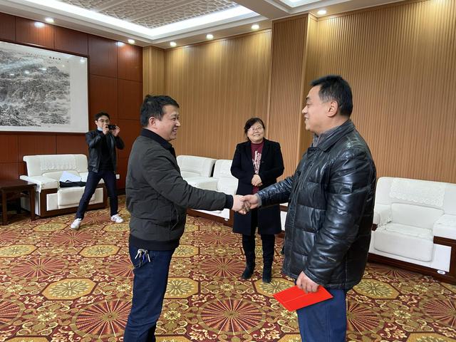 http://www.jxycu.edu.cn/_upload/article/images/31/2e/1a4243f24bea91741ef76c8322eb/29992753-f27d-4609-821a-368d73d93b8a.jpg
